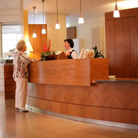 Residenz Am Dom Boardinghouse 4* Colonia