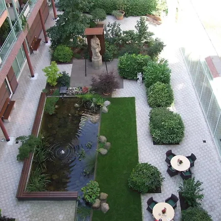 Residenz Am Dom Boardinghouse 4* Colonia